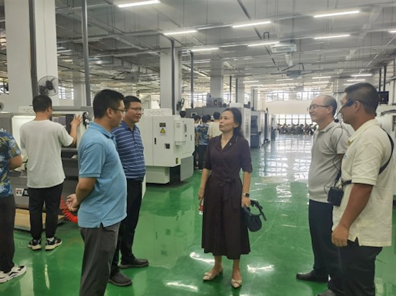 學院領導深入一線檢查指導新學期開學準備工作